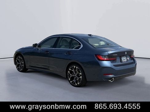 Used 2025 BMW 330i xDrive Sedan w/ Premium Package image 5