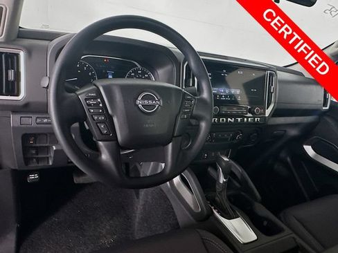 Certified 2025 Nissan Frontier SV RWD image 11