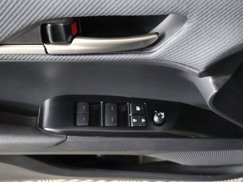 Used 2025 Toyota Camry SE image 28