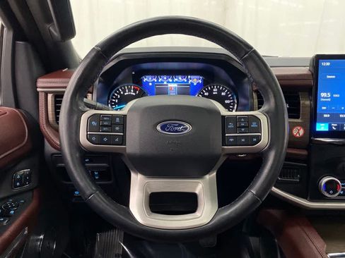 Used 2024 Ford Expedition Limited AWD/4WD image 19