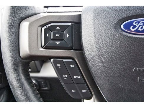 Used 2020 Ford Expedition XLT w/ Equipment Group 202A RWD image 18