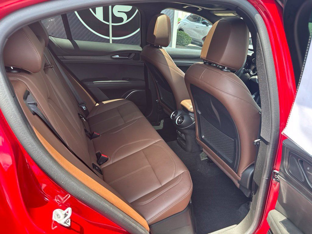 Used 2023 Alfa Romeo Stelvio Ti AWD/4WD image 59