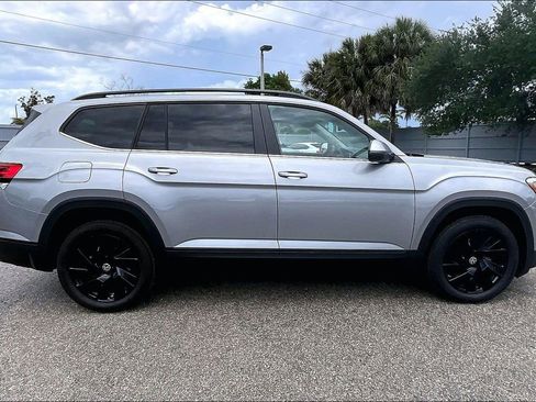 Certified 2026 Volkswagen Atlas SE w/ Black Wheel Package AWD/4WD image 4