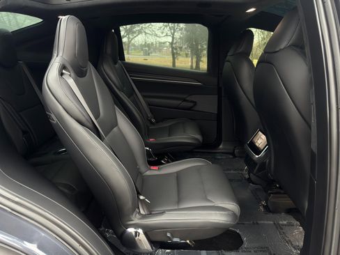Used 2023 Tesla Model X Plaid image 41