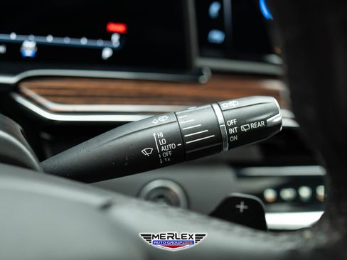 Used 2022 Cadillac Escalade ESV Premium Luxury image 28