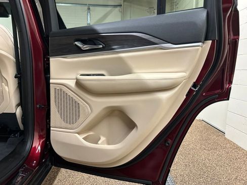 Used 2025 Jeep Grand Cherokee Limited w/ Trailer Tow Package AWD/4WD image 7
