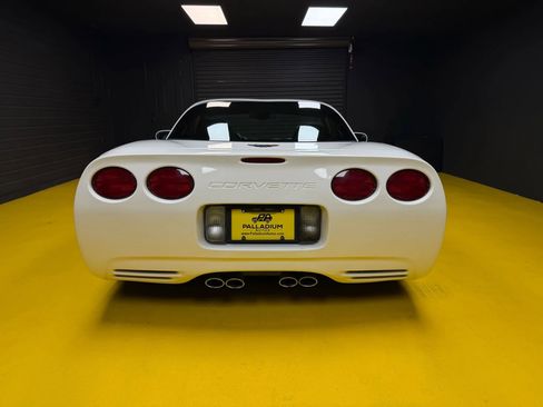 Used 2002 Chevrolet Corvette Coupe w/ Preferred Equipment Group2 image 5