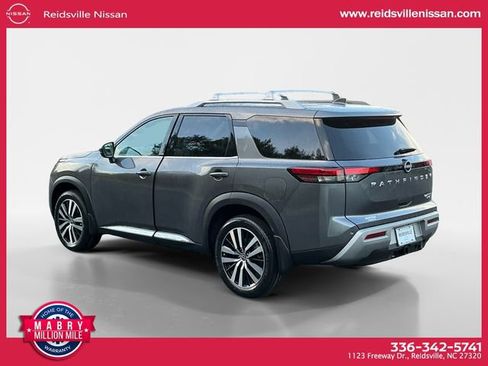 New 2025 Nissan Pathfinder Platinum w/ Cargo Package image 4
