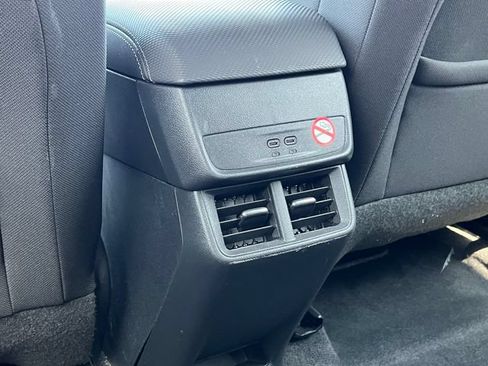 Used 2026 Chevrolet Equinox LT AWD/4WD image 31