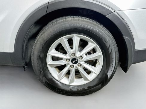 Used 2019 Kia Sorento FWD w/ LX Convenience Package image 29