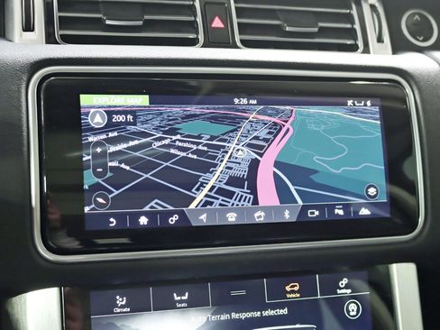 Used 2020 Land Rover Range Rover image 11