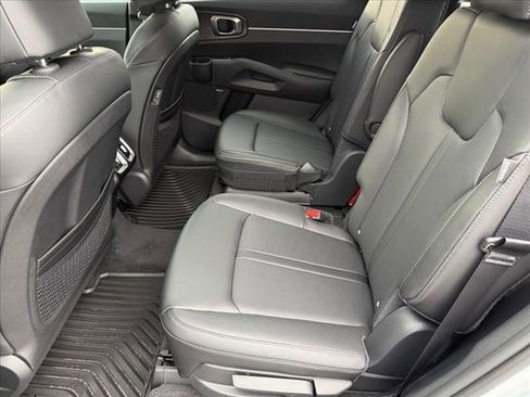 New 2026 Kia Sorento EX w/ EX Premium Package FWD image 13