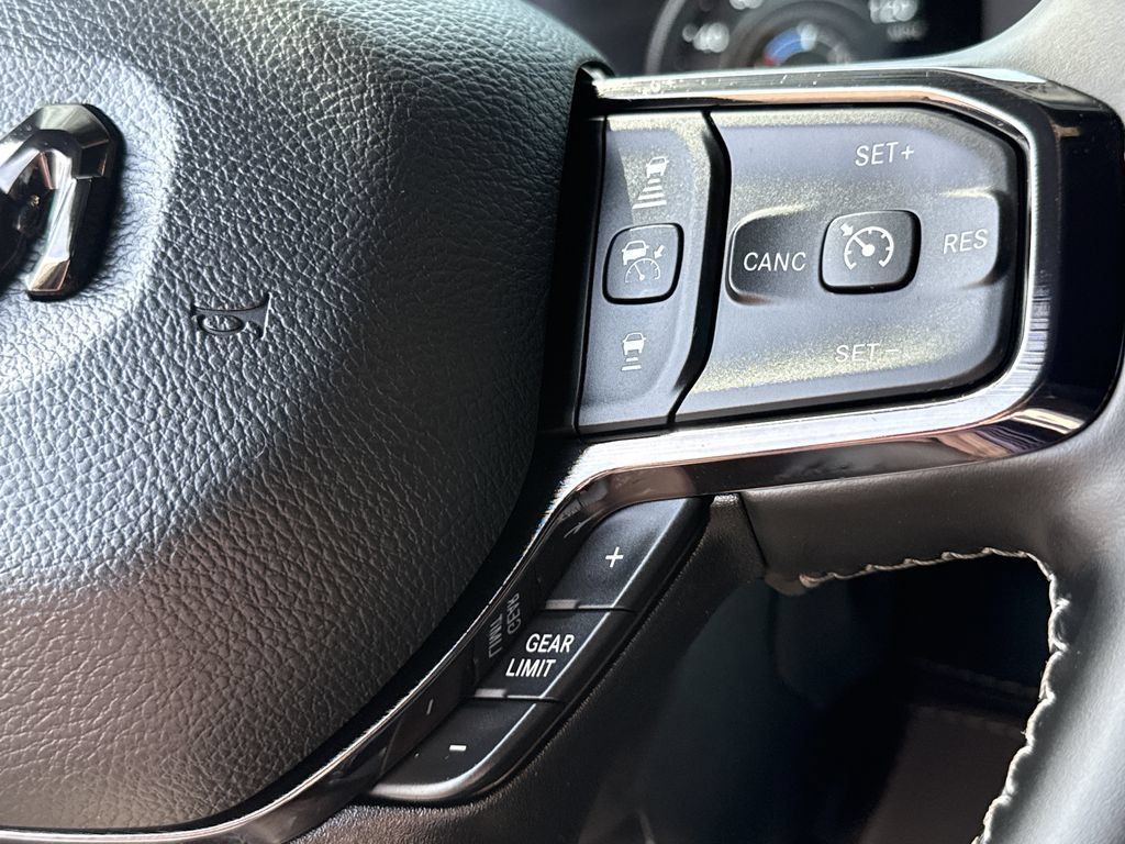 Used 2026 RAM 2500 Limited AWD/4WD image 19