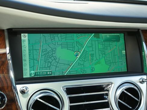 Used 2016 Rolls-Royce Ghost image 15