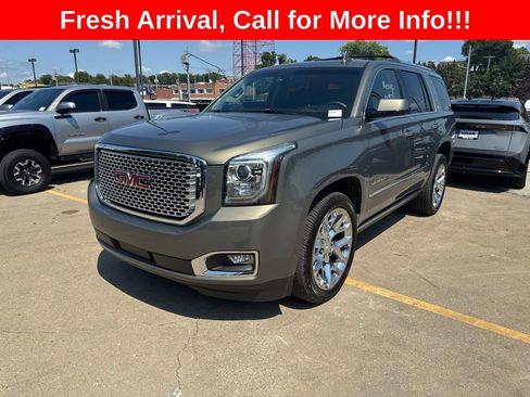 Used 2017 GMC Yukon Denali w/ Open Road Package AWD/4WD image 3