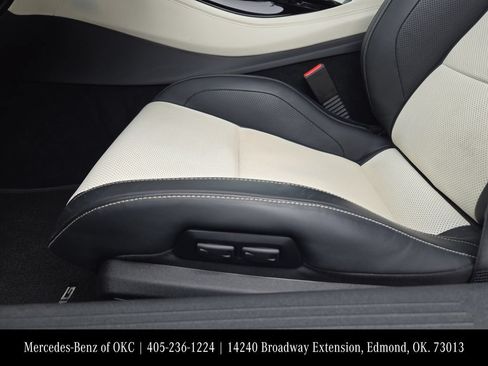 Used 2018 Mercedes-Benz AMG GT Roadster image 18