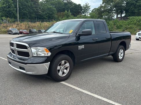 Used 2024 RAM 1500 Classic SLT AWD/4WD image 1