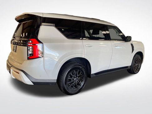 Used 2025 Nissan Armada SV AWD/4WD image 5