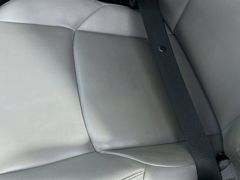 Used 2023 Toyota Venza XLE AWD/4WD image 18