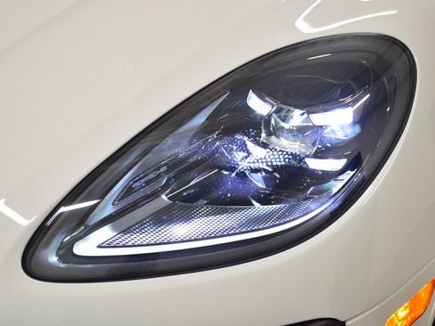 New 2026 Porsche Macan AWD/4WD image 11