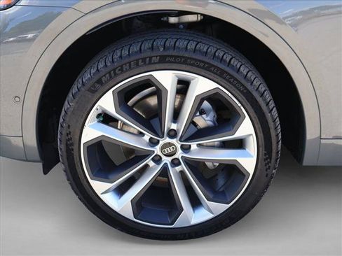 Used 2023 Audi Q5 2.0T Prestige w/ Prestige Package AWD/4WD image 30