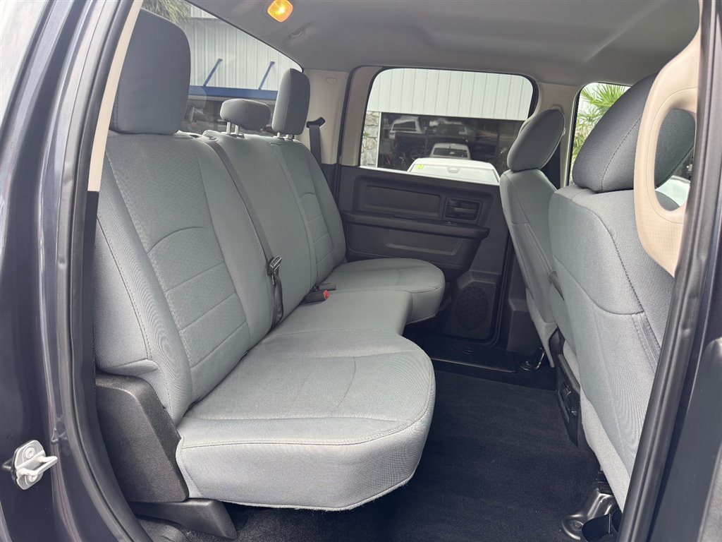 Used 2017 RAM 1500 Express AWD/4WD image 19