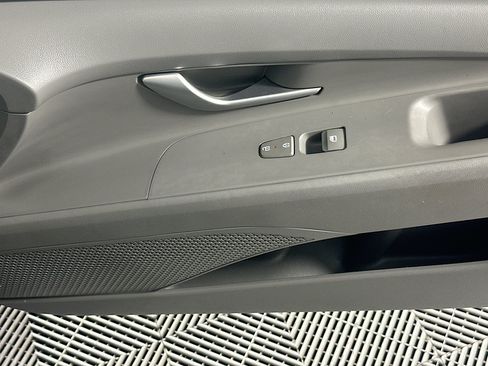 Used 2024 Hyundai Elantra SE FWD image 28