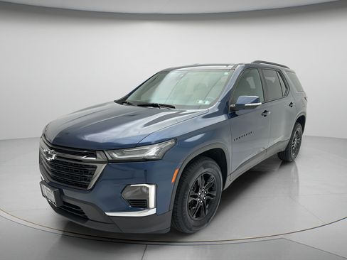 Used 2023 Chevrolet Traverse LT w/ Midnight/Sport Edition AWD/4WD image 3