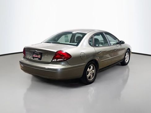 Used 2004 Ford Taurus SE FWD image 6