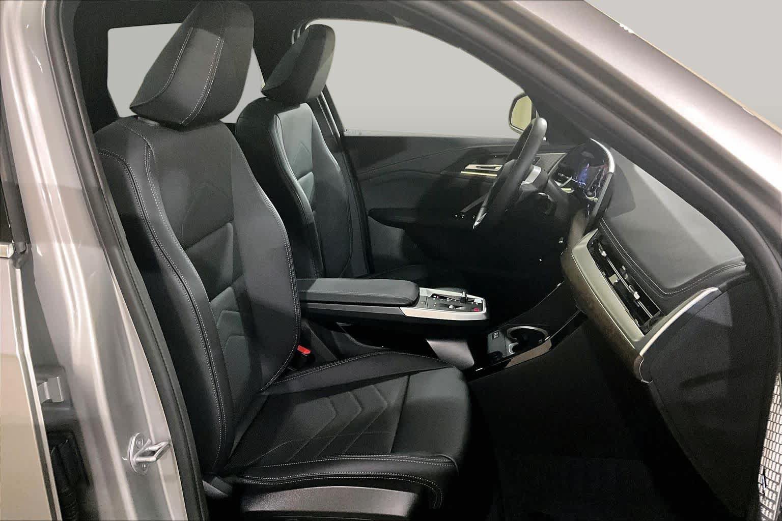 Used 2025 BMW X1 xDrive28i w/ Premium Package AWD/4WD image 7