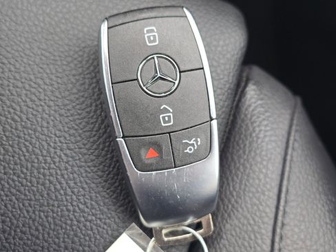 Used 2025 Mercedes-Benz GLA 250 4MATIC image 27