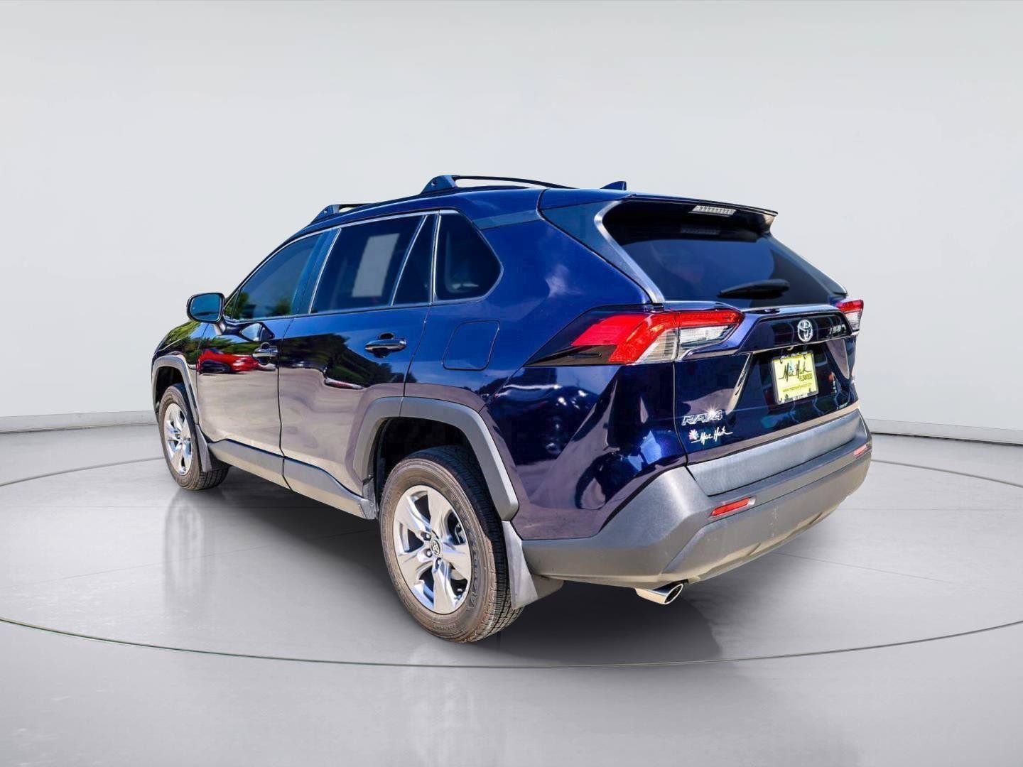 Used 2023 Toyota RAV4 XLE w/ Convenience Package FWD image 3