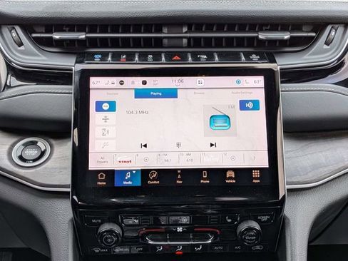 Used 2023 Jeep Grand Cherokee 4WD 4xe image 22