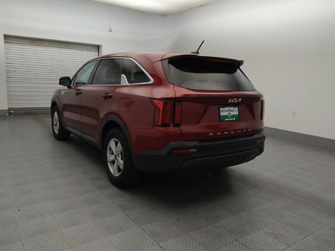 Used 2022 Kia Sorento LX image 5