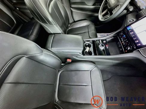 Used 2023 Jeep Grand Cherokee Limited w/ Luxury Tech Group II AWD/4WD image 36