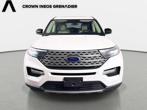 Used 2022 Ford Explorer Limited w/ Equipment Group 301A RWD image 2