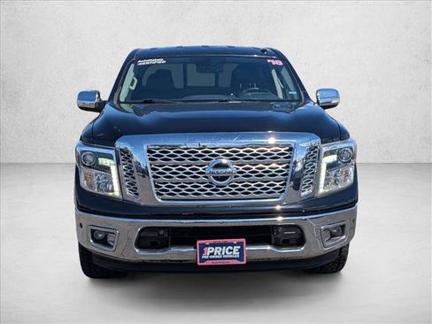 Used 2017 Nissan Titan SL RWD image 2