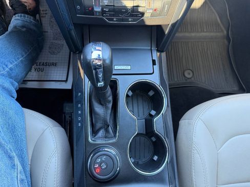 Used 2019 Ford Explorer XLT w/ Equipment Group 202A image 27