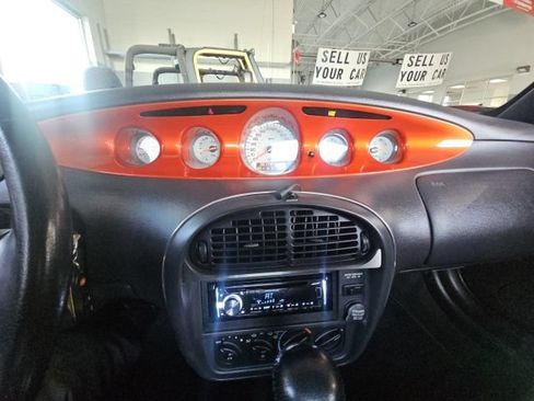 Used 2001 Chrysler Prowler RWD image 26