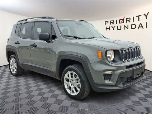 Used 2020 Jeep Renegade Sport w/ Sport Appearance Group image 3