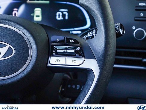 New 2026 Hyundai Elantra SE FWD image 19