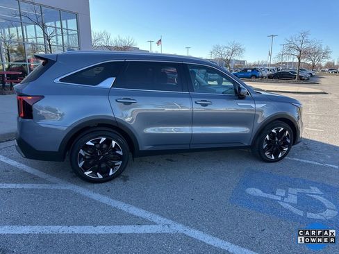 Used 2025 Kia Sorento SX image 33