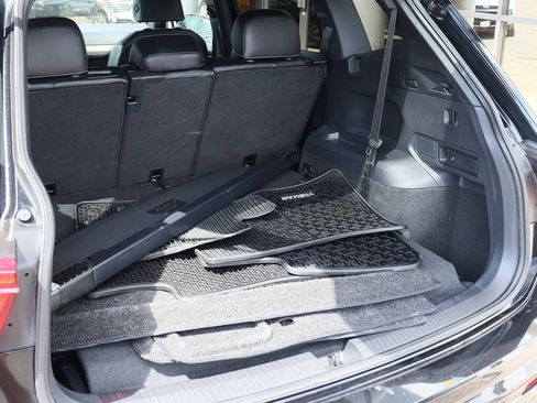 Used 2021 Volkswagen Tiguan SE R-Line image 20