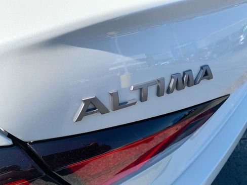 Used 2024 Nissan Altima 2.5 SV w/ SV Premium Package AWD/4WD image 30
