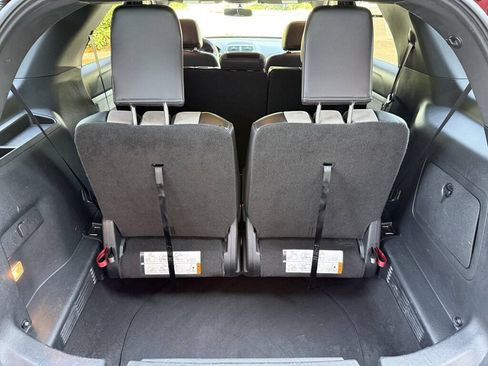 Used 2017 Ford Explorer XLT w/ Equipment Group 202A AWD/4WD image 21