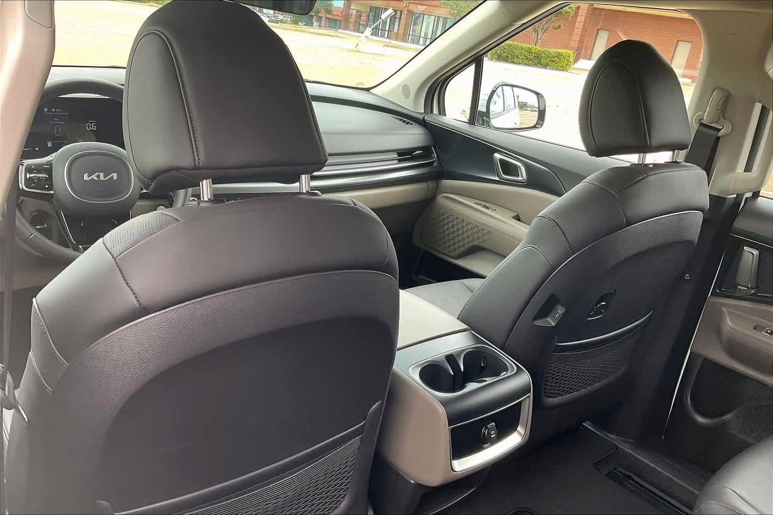 Certified 2026 Kia Carnival FWD image 10