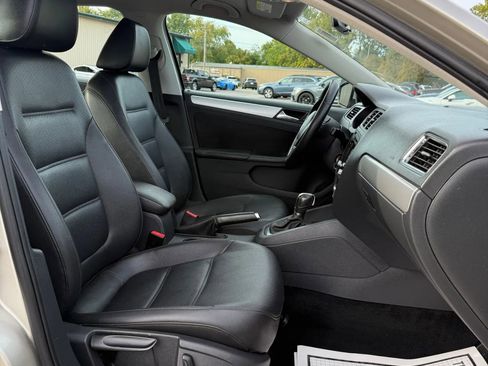 Used 2013 Volkswagen Jetta SE image 19
