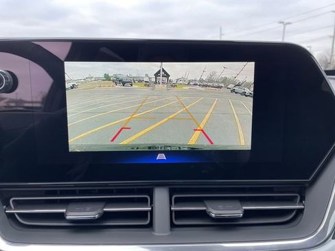 New 2026 Chevrolet Trax LT w/ Sunroof Package image 15