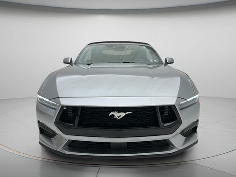 Used 2025 Ford Mustang Premium RWD image 2