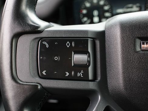 Used 2022 Land Rover Defender 90 X-Dynamic S image 21